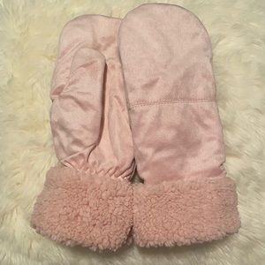 Kid’s Pink Mittens
